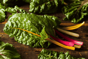 Benefícios da acelga para a saúde: vegetal nutritivo e poderoso